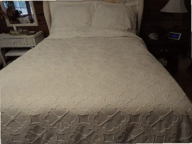 3 pc. Gelin Home Collection Full/ Double Chenille Bedspread w/Shams
