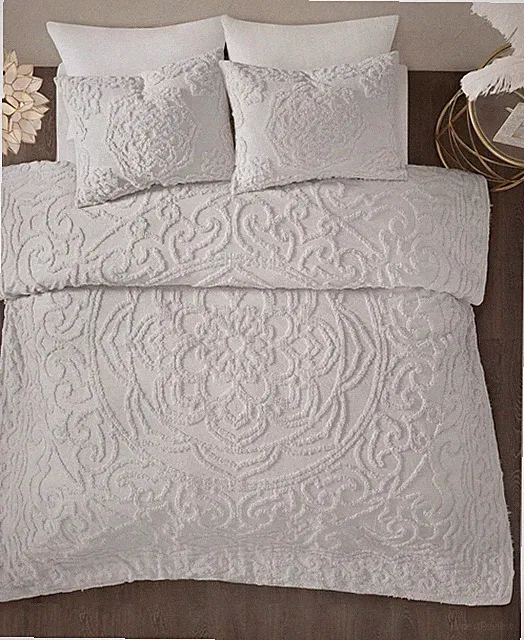 MADISON PARK LAETITIA MEDALLION TUFTED CHENILLE FULL/ QUEEN COMFORTER SET WHITE