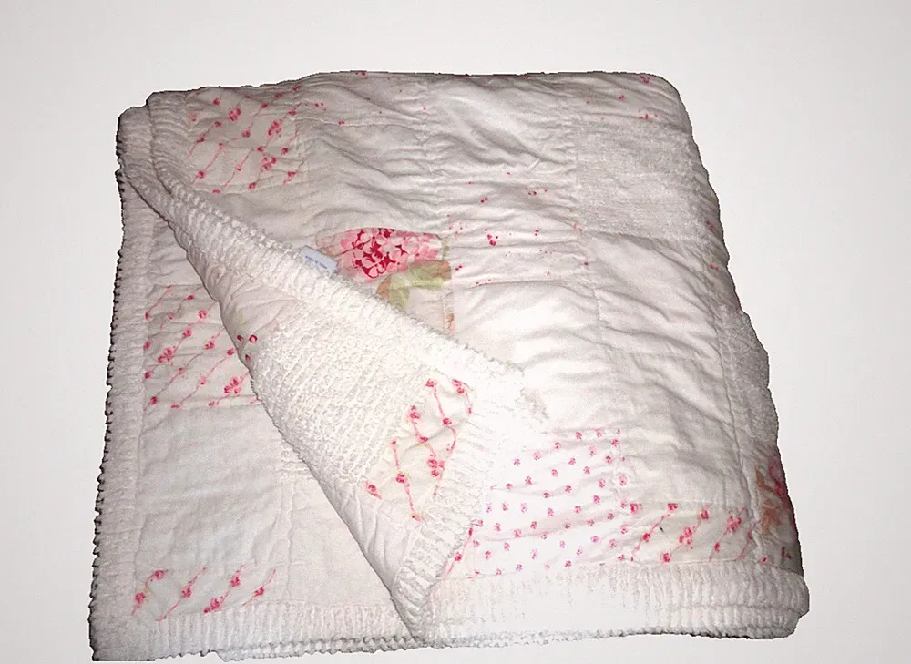 VINTAGE SIMPLY SHABBY CHIC PINK CHENILLE PATCHWORK FLORAL (1) QUEEN QUILT 86X92