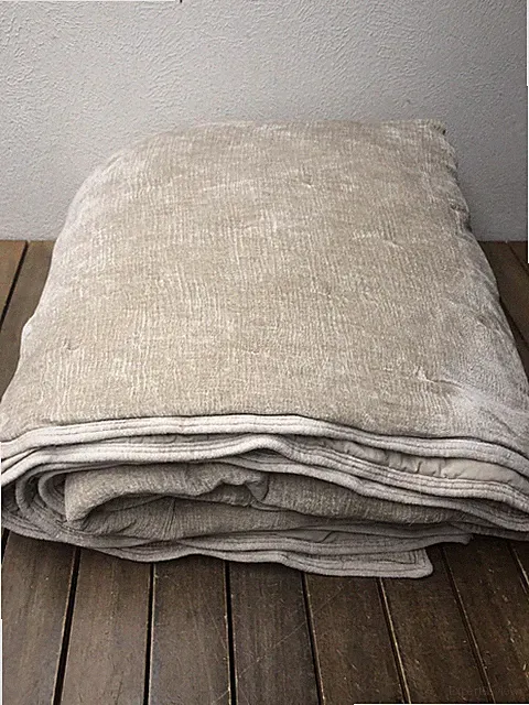 West Elm Striated Chenille Quilt Tack/Tufted Stitch Beige King Size 104x90” EUC